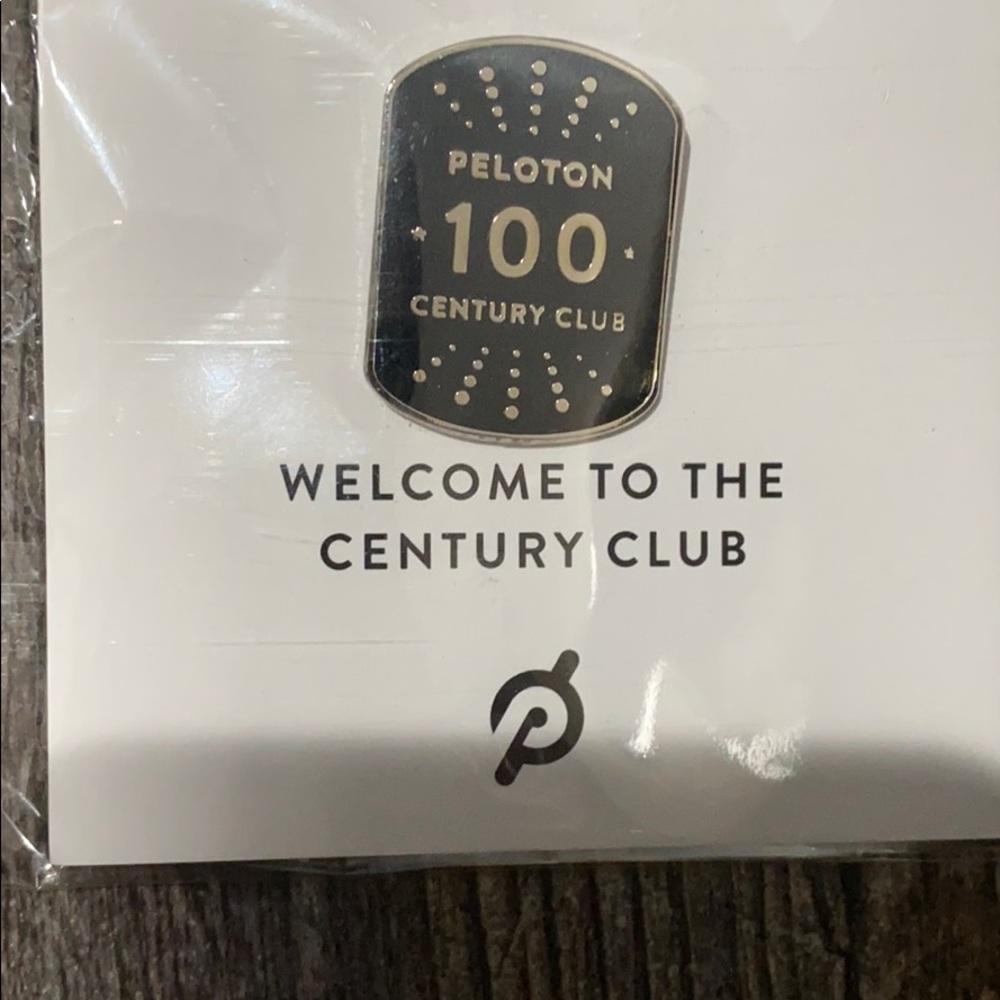 Peloton century club  pin